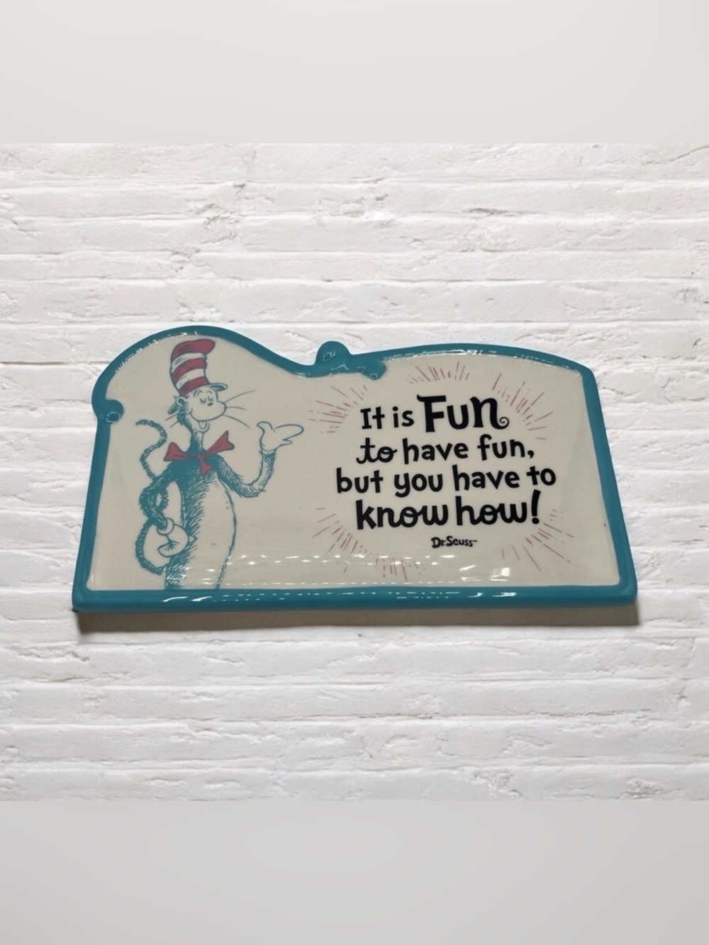 VINTAGE 2013 DR. SEUSS CAT IN THE HAT WALL PLAQUE